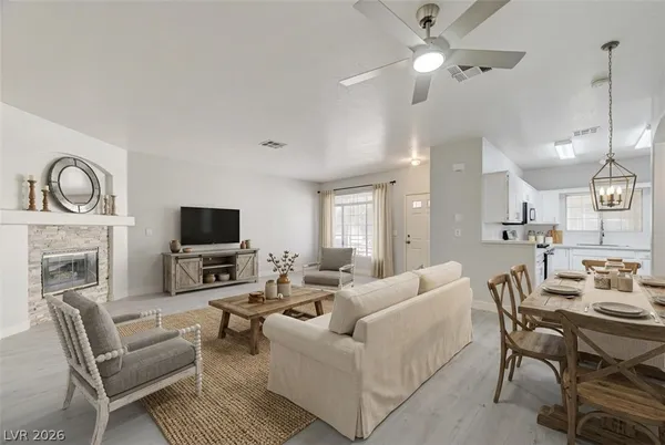 $1,650 | 1900 North Torrey Pines Drive, Unit 225, Las Vegas, NV 89108