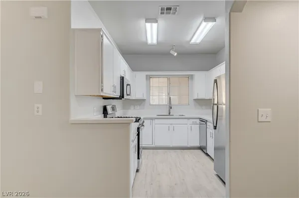 $1,650 | 1900 North Torrey Pines Drive, Unit 225, Las Vegas, NV 89108