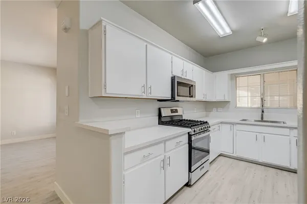 $1,650 | 1900 North Torrey Pines Drive, Unit 225, Las Vegas, NV 89108