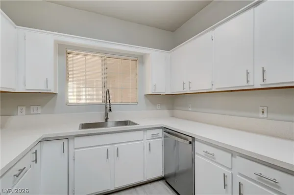 $1,650 | 1900 North Torrey Pines Drive, Unit 225, Las Vegas, NV 89108