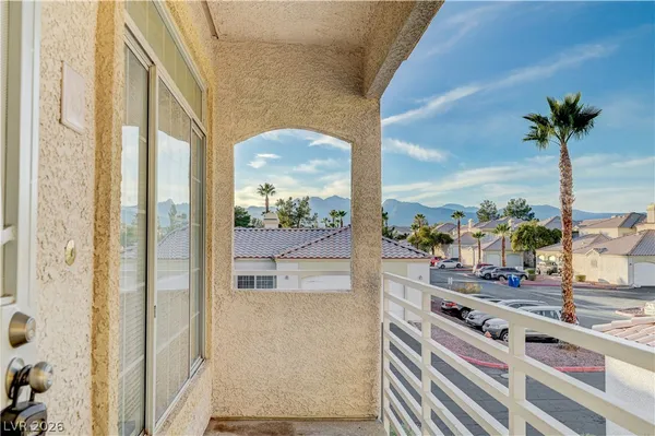 $1,650 | 1900 North Torrey Pines Drive, Unit 225, Las Vegas, NV 89108