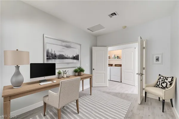 $1,650 | 1900 North Torrey Pines Drive, Unit 225, Las Vegas, NV 89108