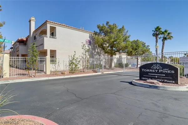 $1,650 | 1900 North Torrey Pines Drive, Unit 225, Las Vegas, NV 89108