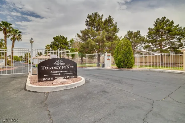 $1,650 | 1900 North Torrey Pines Drive, Unit 225, Las Vegas, NV 89108