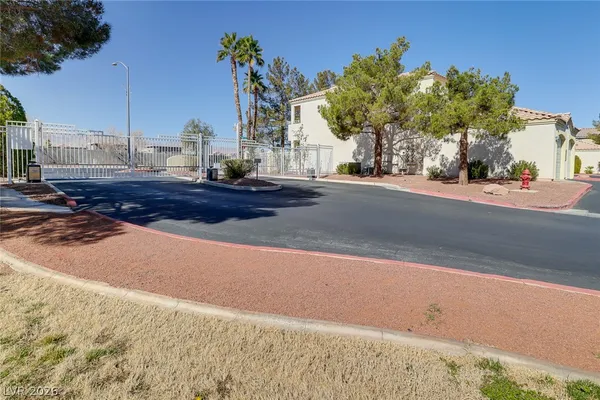 $1,650 | 1900 North Torrey Pines Drive, Unit 225, Las Vegas, NV 89108