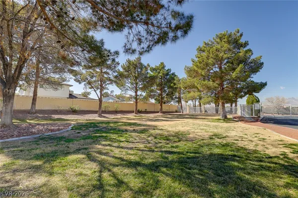 $1,650 | 1900 North Torrey Pines Drive, Unit 225, Las Vegas, NV 89108