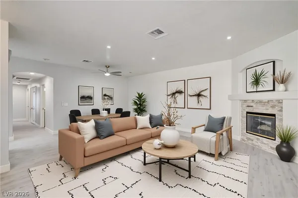 $1,650 | 1900 North Torrey Pines Drive, Unit 225, Las Vegas, NV 89108