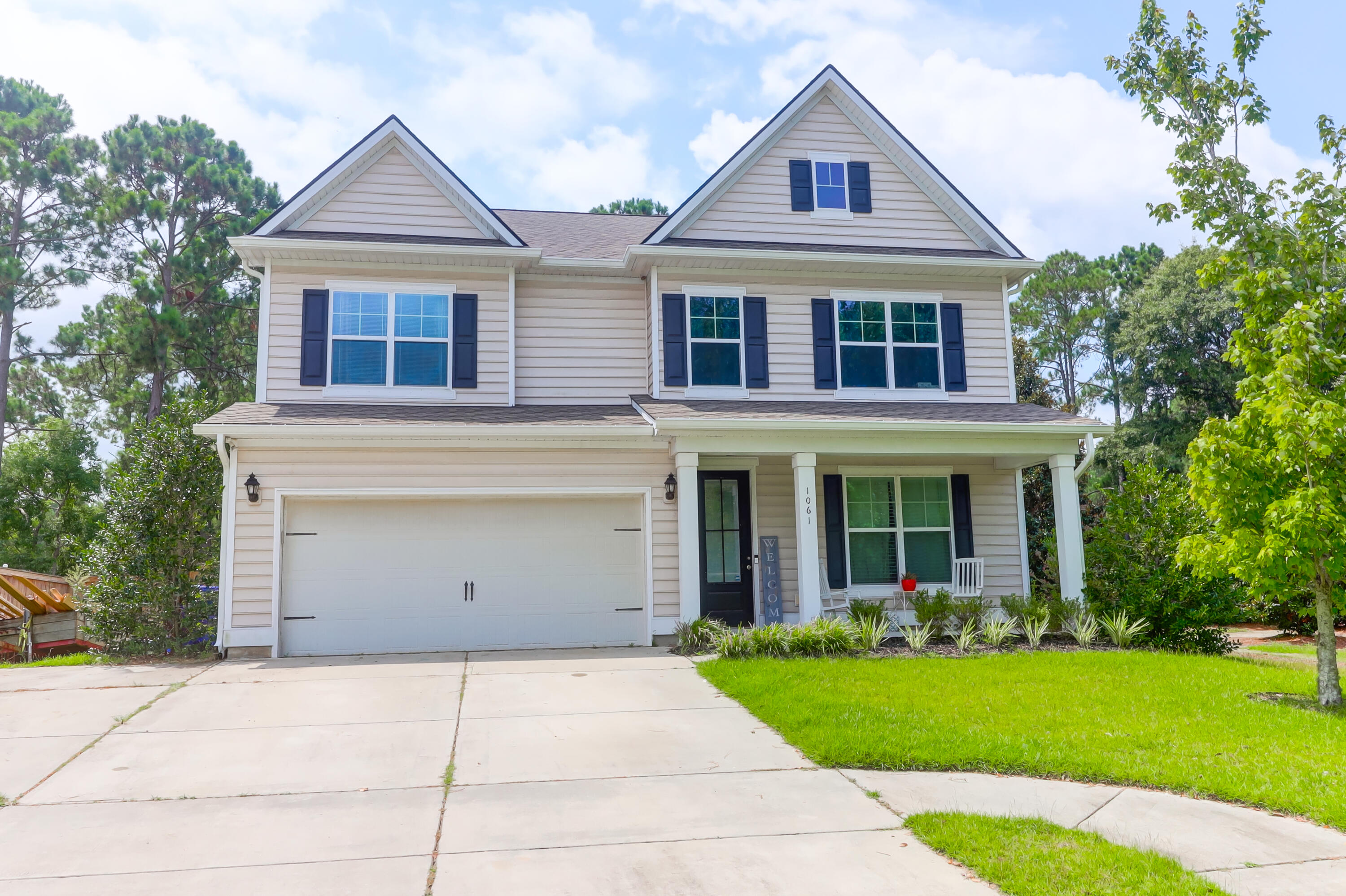 1061 Harbortowne Road Charleston, SC 29412 - Photo 1 of 29 1061 Harbortowne (1)