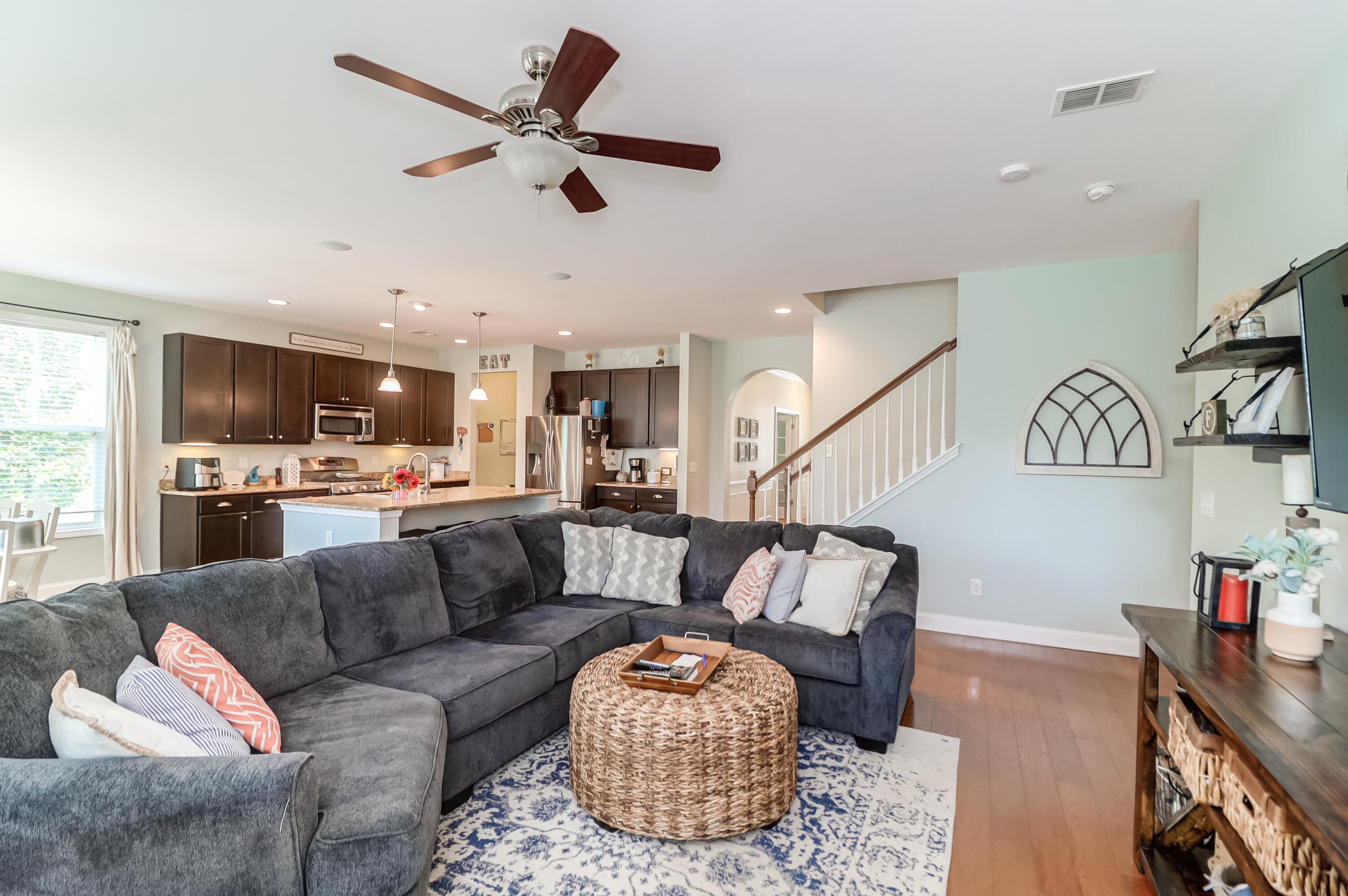 1061 Harbortowne Road Charleston, SC 29412 - Photo 17 of 29 1061 Harbortowne (20)
