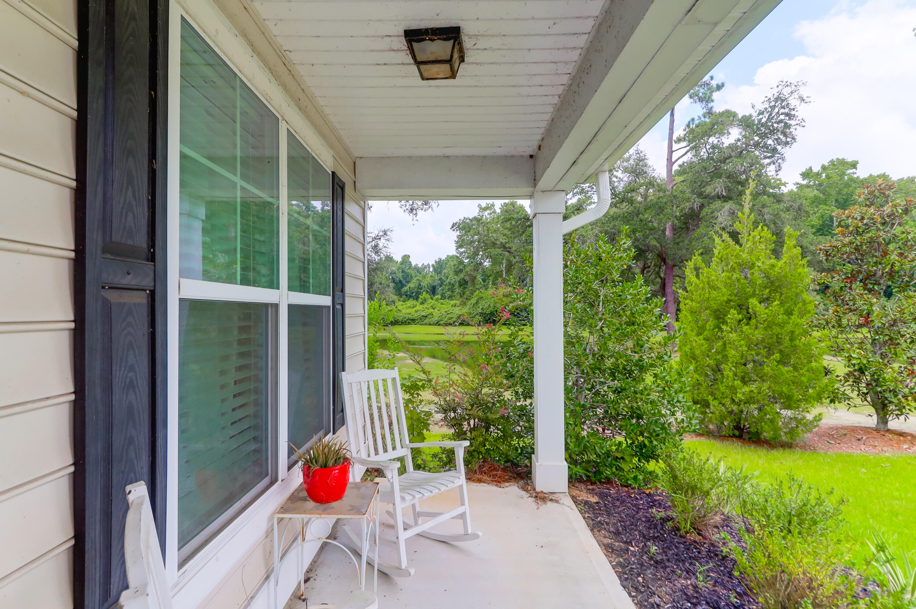 1061 Harbortowne Road Charleston, SC 29412 - Photo 5 of 29 1061 Harbortowne (7)