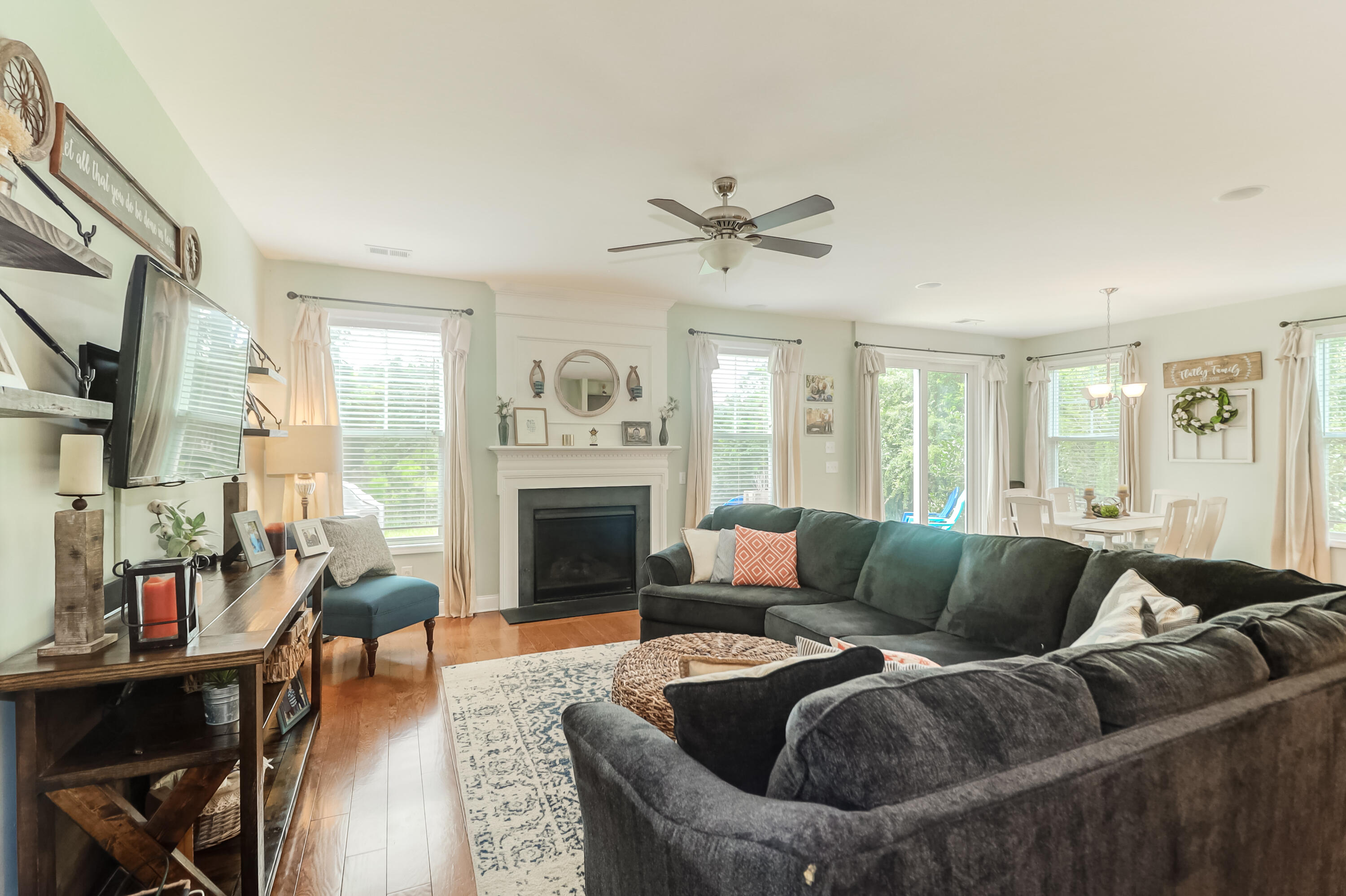 1061 Harbortowne Road Charleston, SC 29412 - Photo 7 of 29 1061 Harbortowne (14)