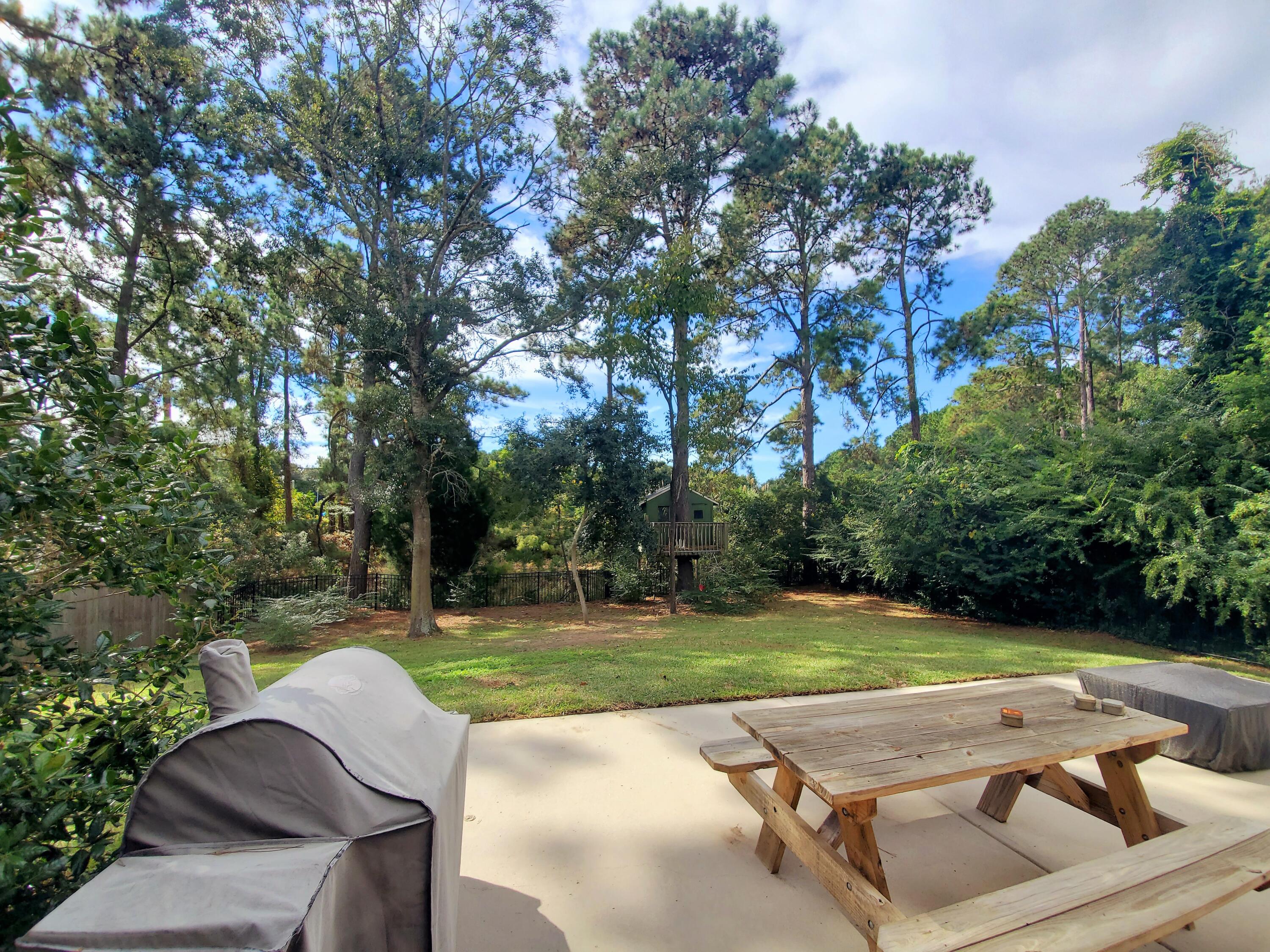 1061 Harbortowne Road Charleston, SC 29412 - Photo 10 of 29 1061 2