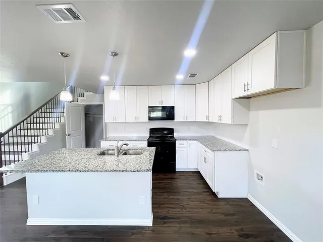 $420,000 | 602 Sabine Avenue, Cleburne, TX 76031