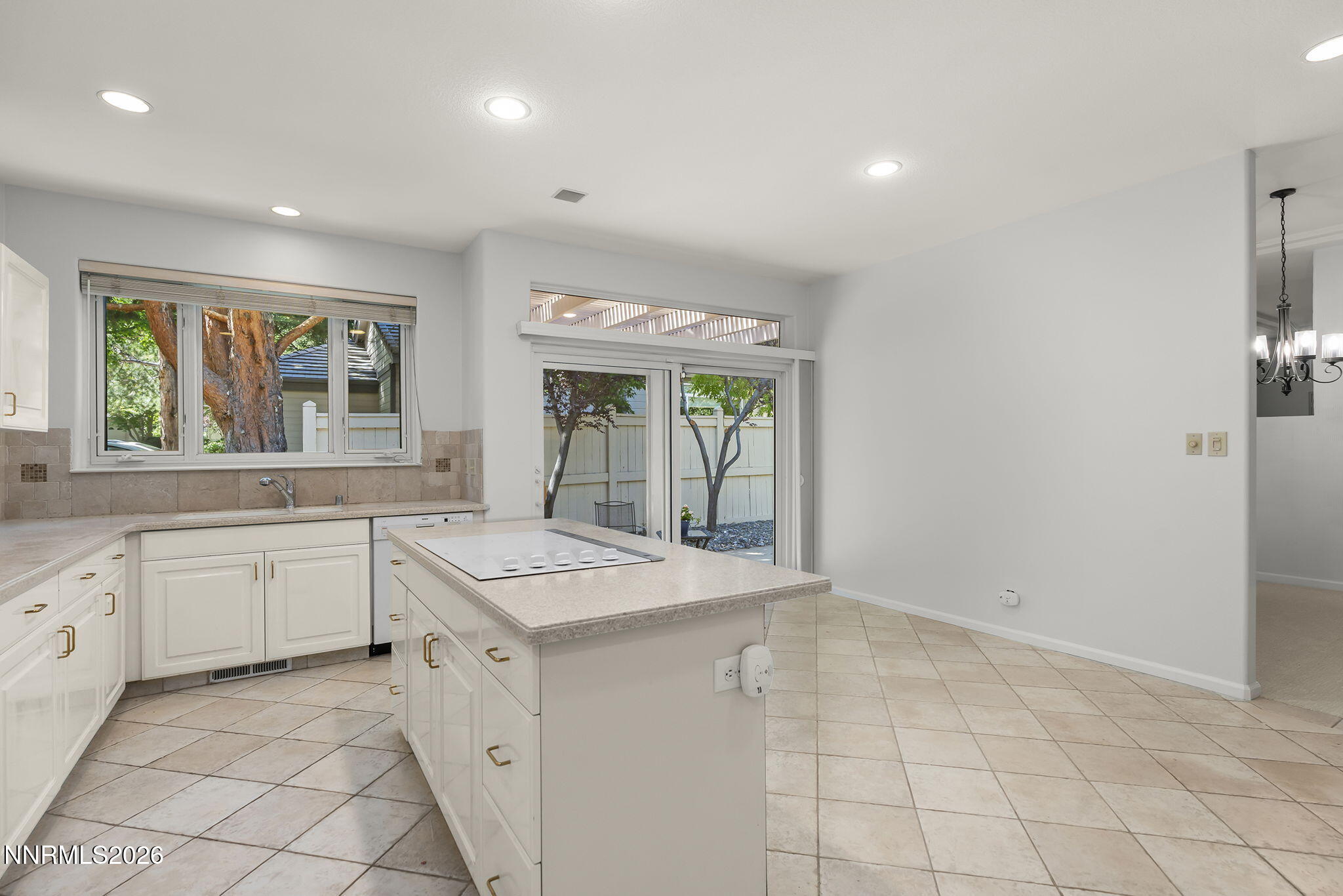 3905 Innsbruck Court Reno, NV 89519 - Photo 12 of 27 15-web-or-mls-_DSC4885