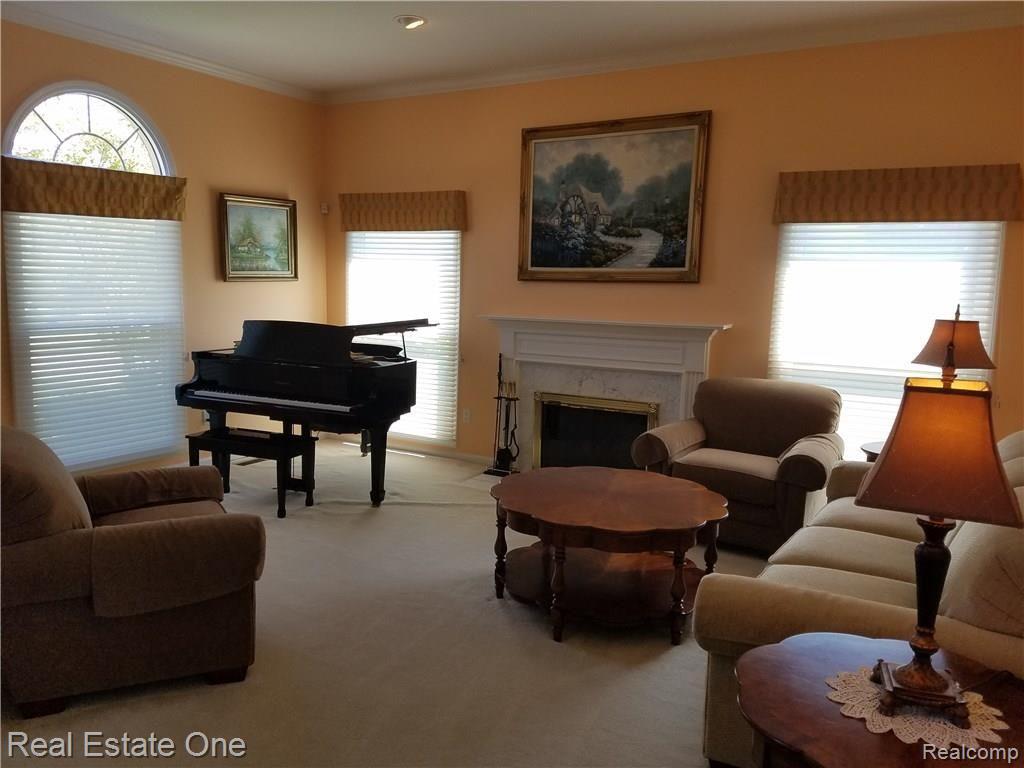 46527 Mornington Road Canton, MI 48188 - Photo 18 of 49 20170513_113812.jpg