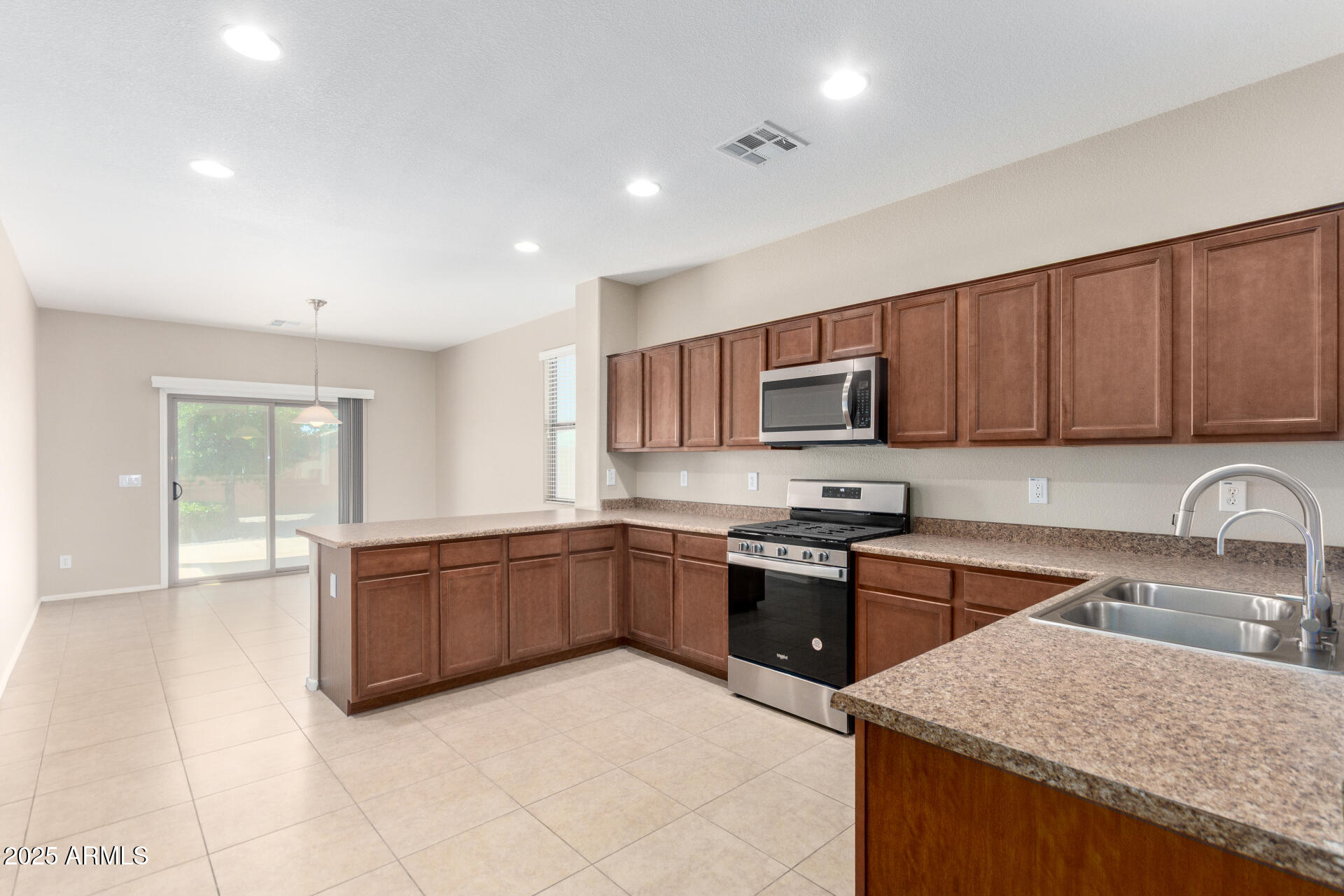 18896 North Lariat Road Maricopa, AZ 85138 - Photo 7 of 30 Kitchen