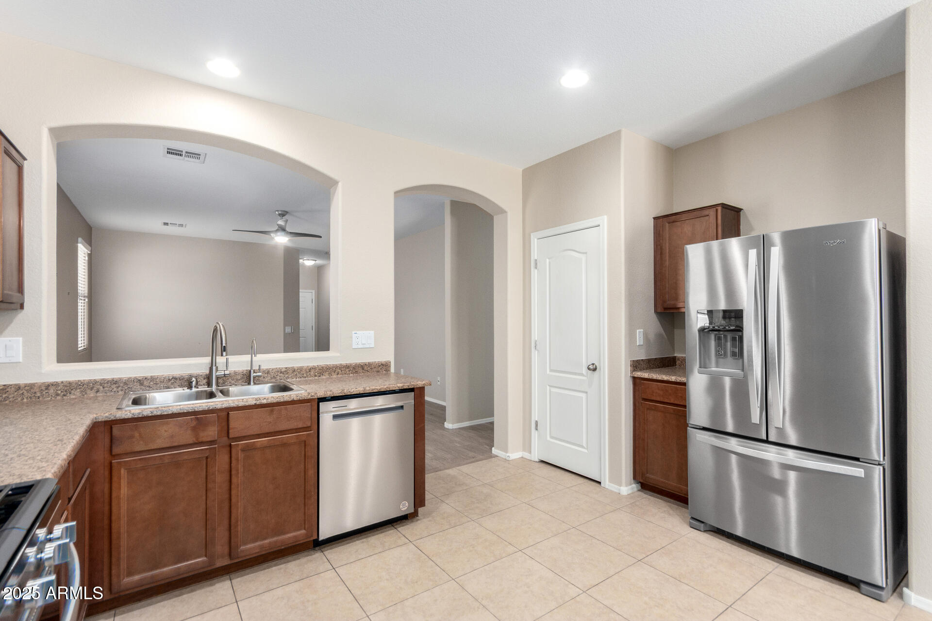 18896 North Lariat Road Maricopa, AZ 85138 - Photo 8 of 30 Kitchen