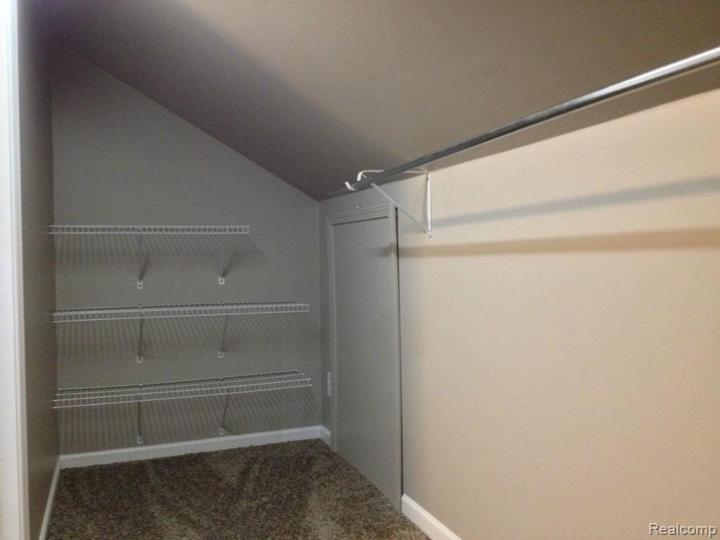 1878 Hawthorne Road Grosse Pointe, MI 48236 - Photo 20 of 23 2nd floor walk in closet.jpg