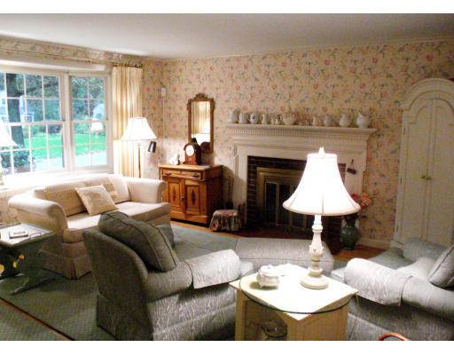 55 Moore Road Wayland, MA 01778 - Photo 4 of 13