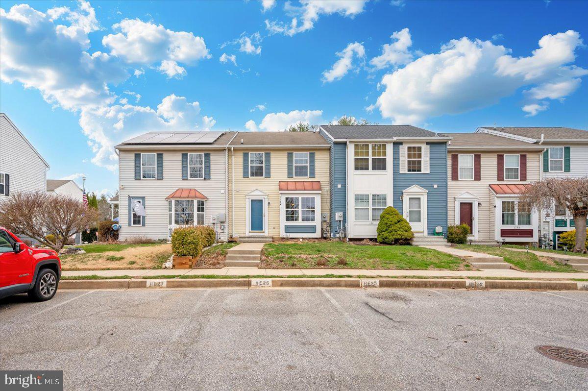 1184 Heathfield Road Sykesville, MD 21784 - Photo 3 of 56