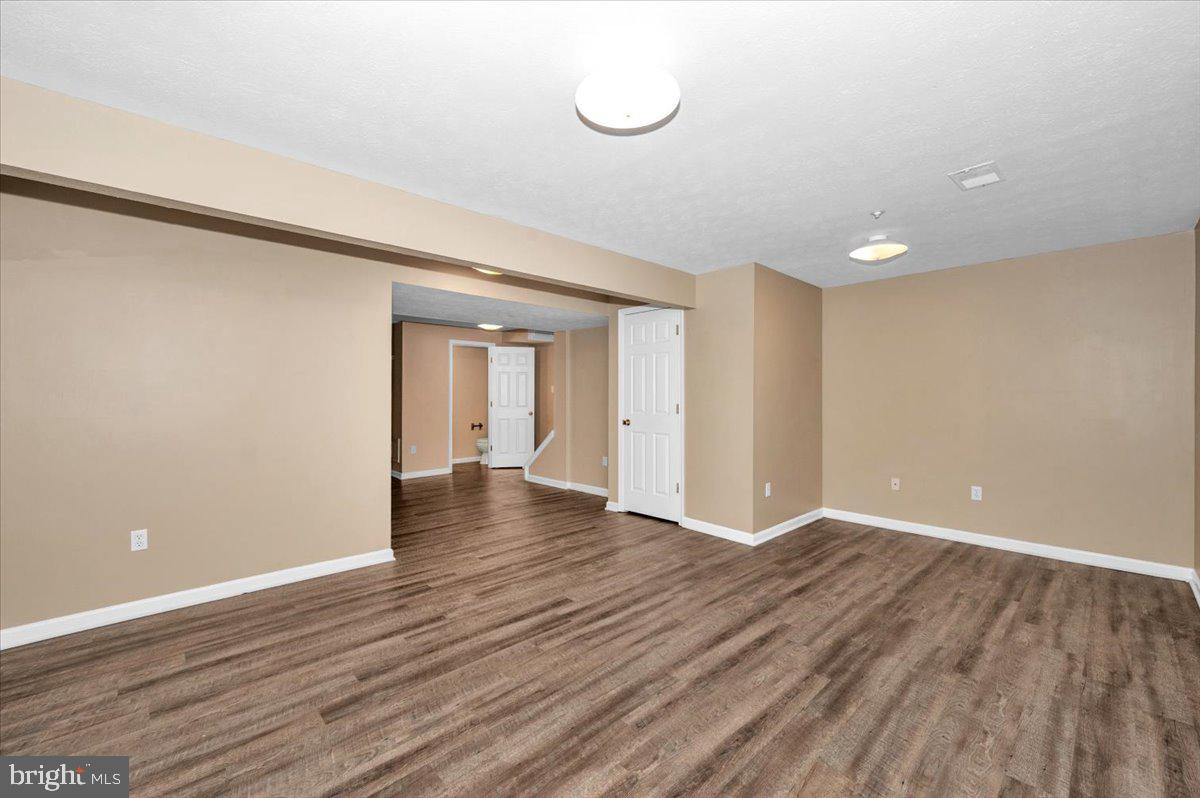 1184 Heathfield Road Sykesville, MD 21784 - Photo 33 of 56