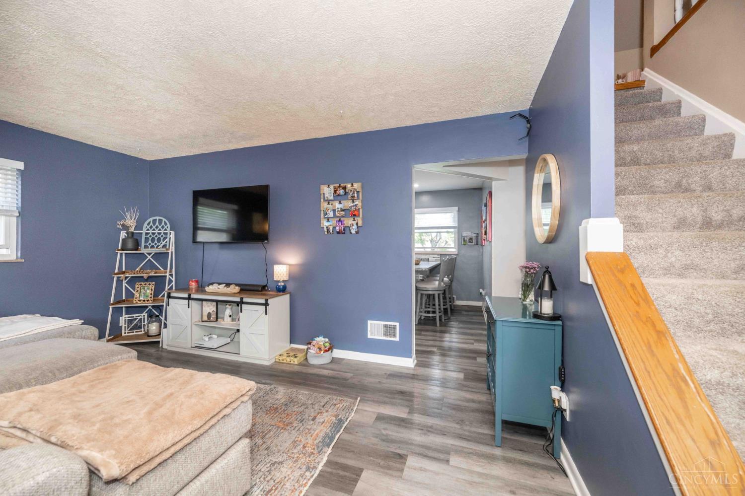 5542 Lawrence Road Cincinnati, OH 45248 - Photo 21 of 32