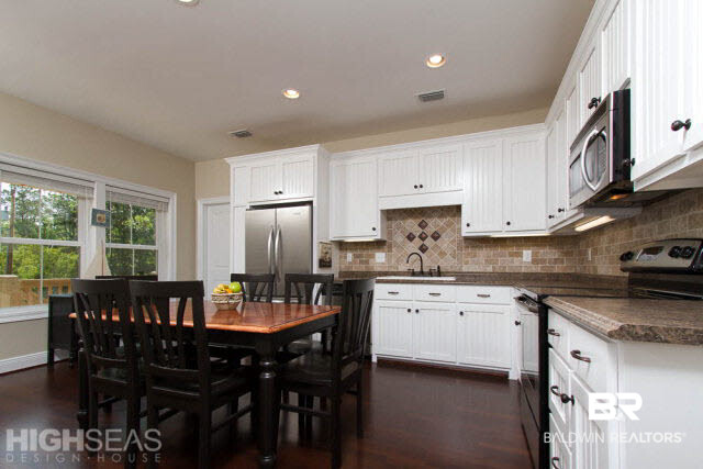 9694 North Bay Street Foley, AL 36535 - Photo 7 of 27 Kitchen