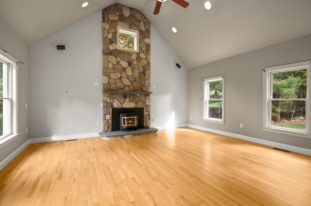 4 Clover Road North Reading, MA 01864 - Photo 6 of 35 Gallery Image 6