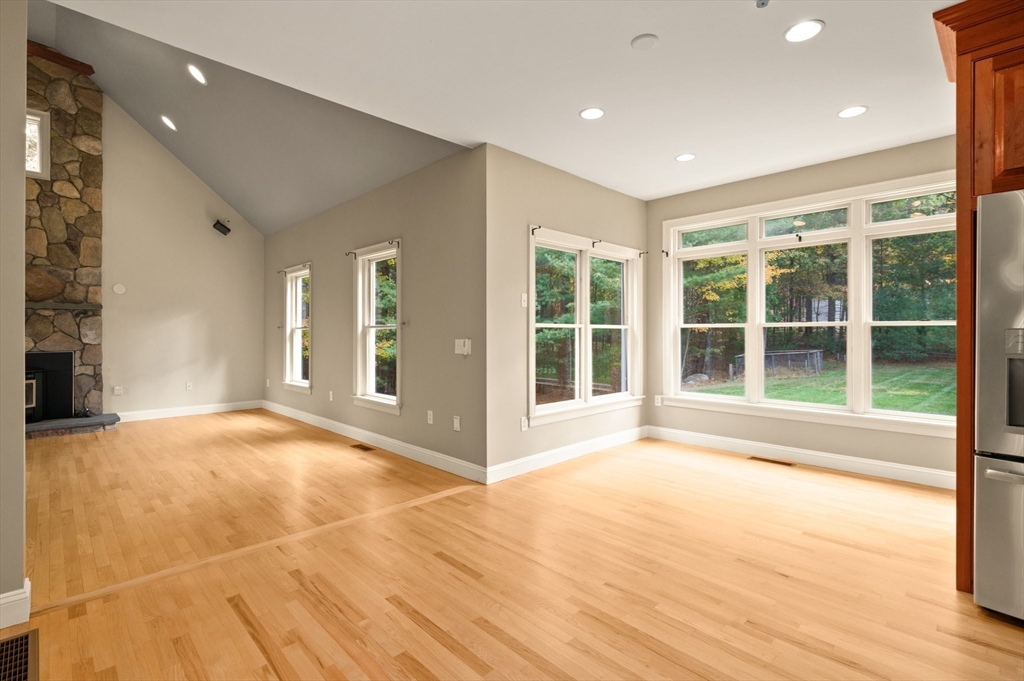 4 Clover Road North Reading, MA 01864 - Photo 8 of 35 Gallery Image 8