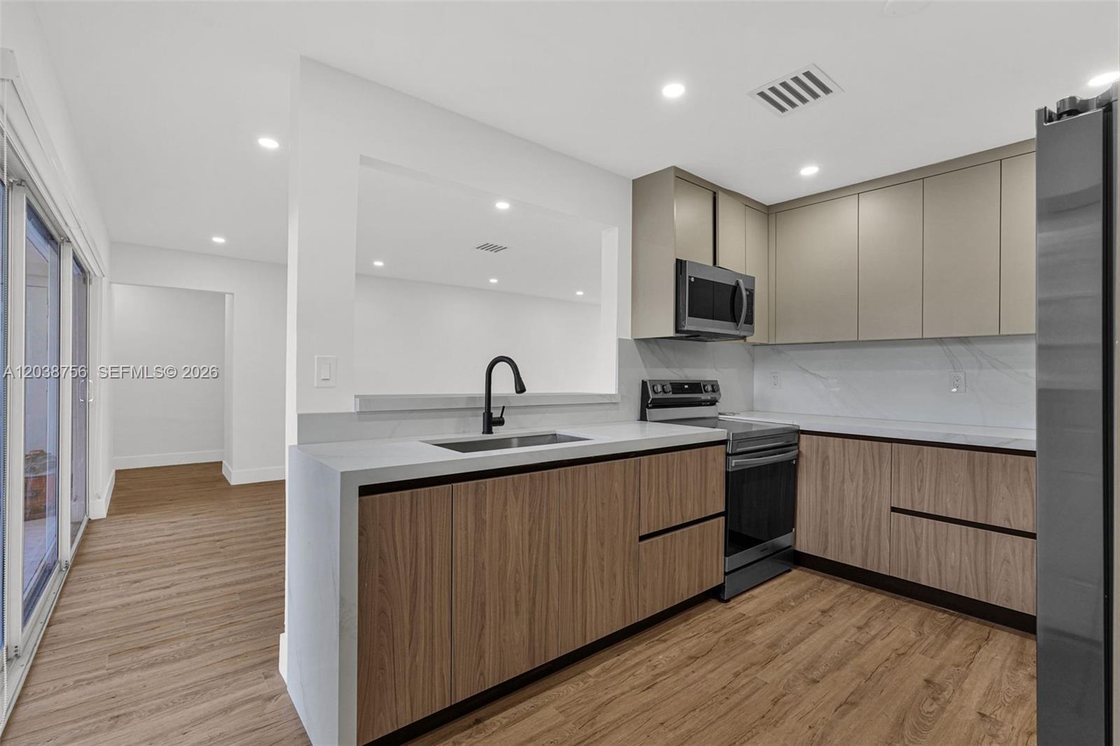 8201 Southwest 42nd Street Miami, FL 33155 - Photo 12 of 71