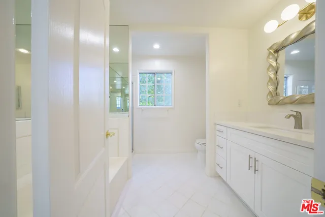 $890,000 | 4520 Pennsylvania Avenue, Unit 119, La Crescenta, CA 91214