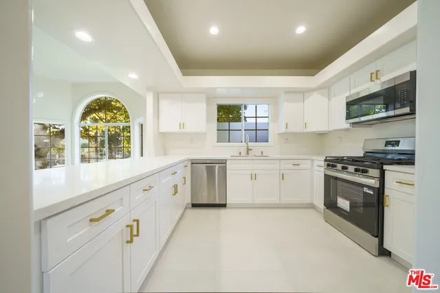 $890,000 | 4520 Pennsylvania Avenue, Unit 119, La Crescenta, CA 91214