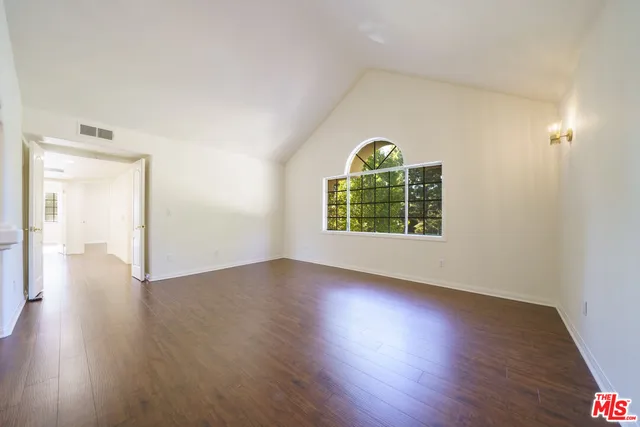 $890,000 | 4520 Pennsylvania Avenue, Unit 119, La Crescenta, CA 91214