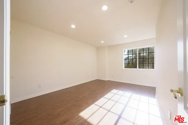 $890,000 | 4520 Pennsylvania Avenue, Unit 119, La Crescenta, CA 91214