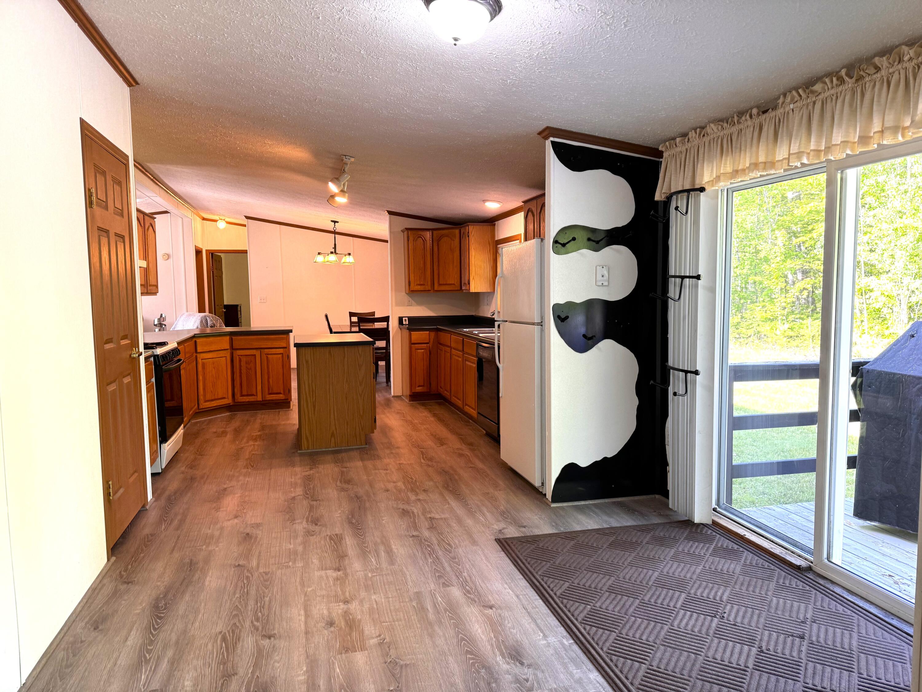 9701 Upper Mograin Road Cheboygan, MI 49721 - Photo 13 of 46 Gallery Image 13