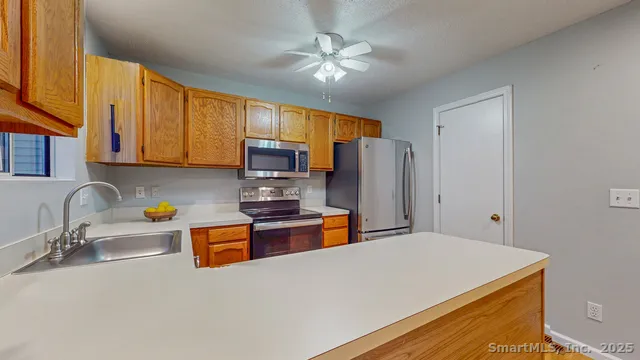 $2,400 | 80 Country Lane, Unit 40, Vernon, CT 06066