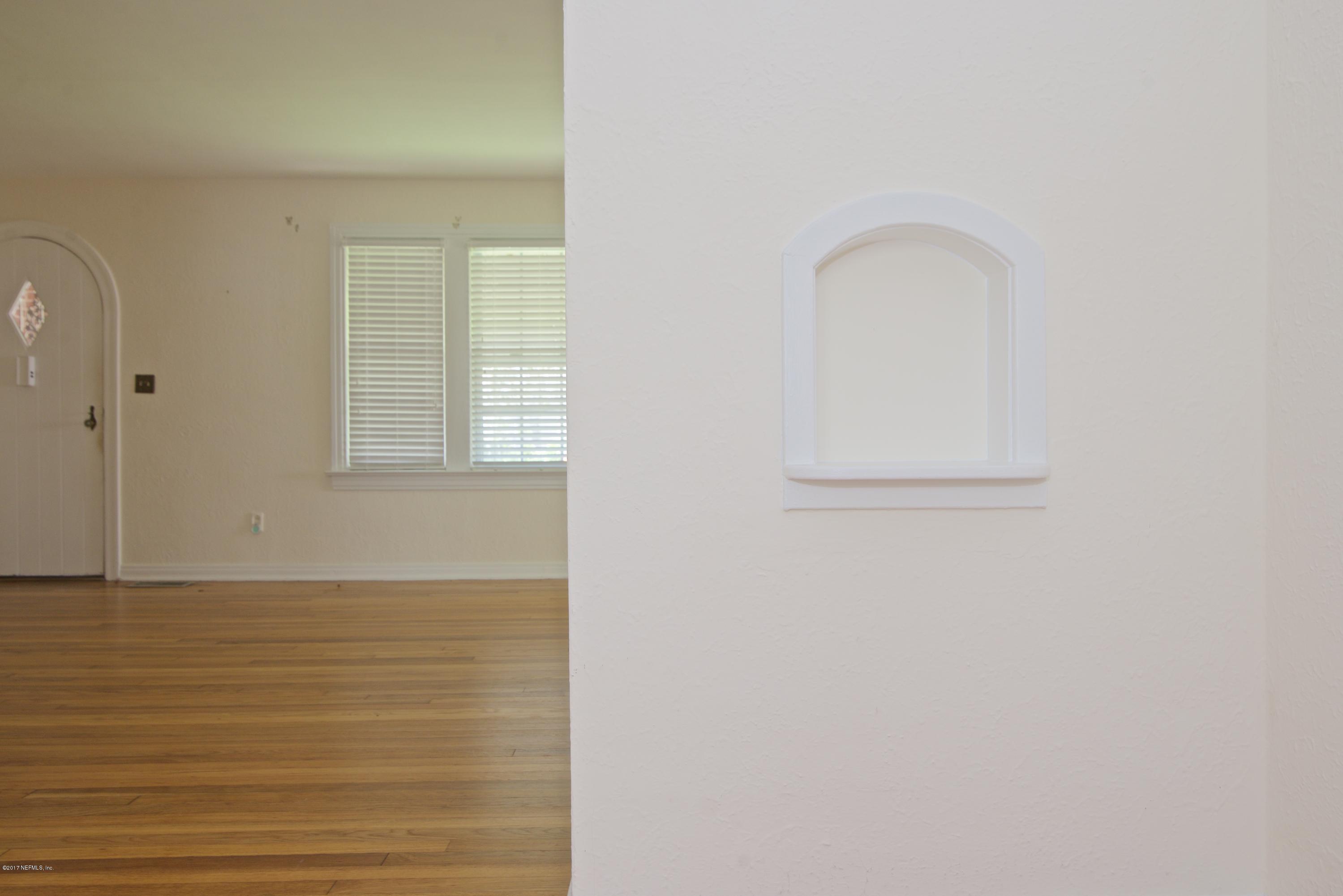 3877 Gadsden Road Jacksonville, FL 32207 - Photo 11 of 24 a view of room with window