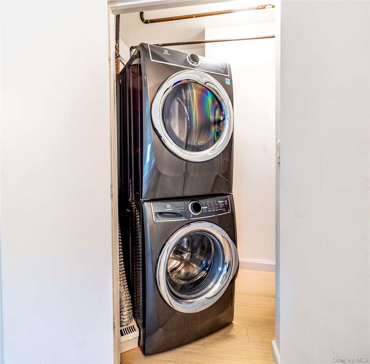 360 Shore Road, Unit 3E Long Beach, NY 11561 - Photo 16 of 26 Full Size Washer and Dryer in Unit!