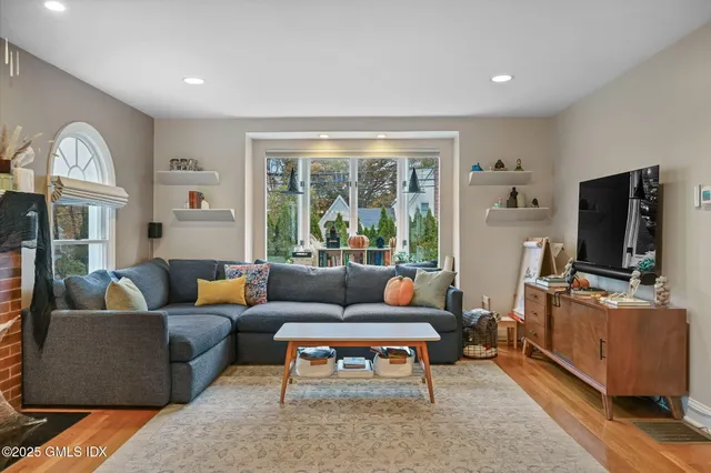 $699,500 | 34 Bradley Place, Stamford, CT 06905