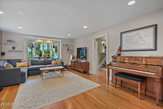 $699,500 | 34 Bradley Place, Stamford, CT 06905