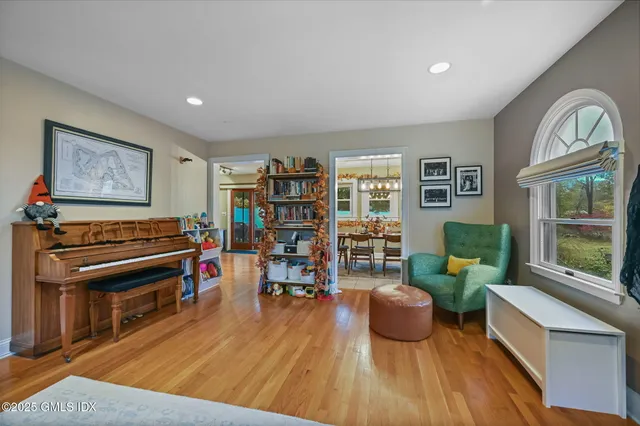 $699,500 | 34 Bradley Place, Stamford, CT 06905