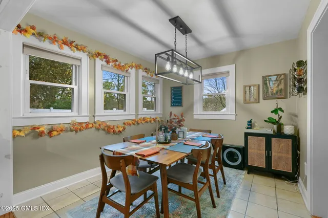 $699,500 | 34 Bradley Place, Stamford, CT 06905