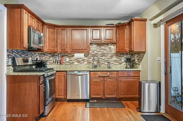 $699,500 | 34 Bradley Place, Stamford, CT 06905