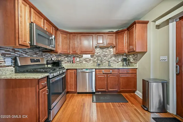 $699,500 | 34 Bradley Place, Stamford, CT 06905