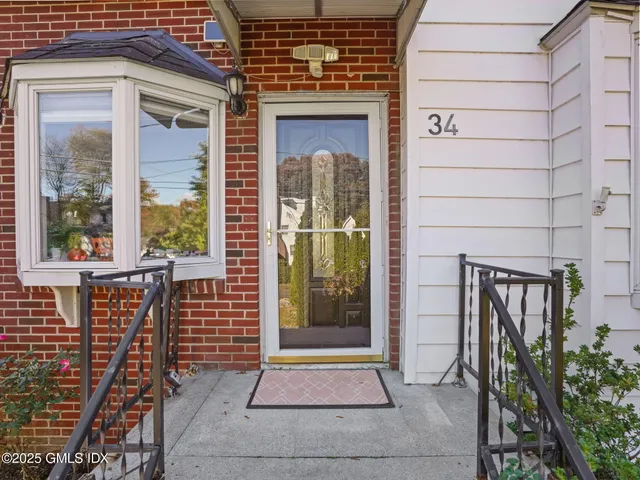 $699,500 | 34 Bradley Place, Stamford, CT 06905