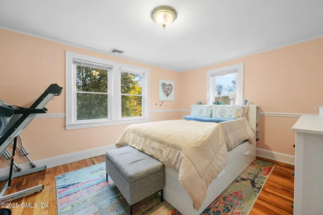 $699,500 | 34 Bradley Place, Stamford, CT 06905