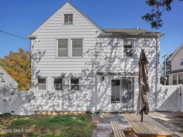 $699,500 | 34 Bradley Place, Stamford, CT 06905