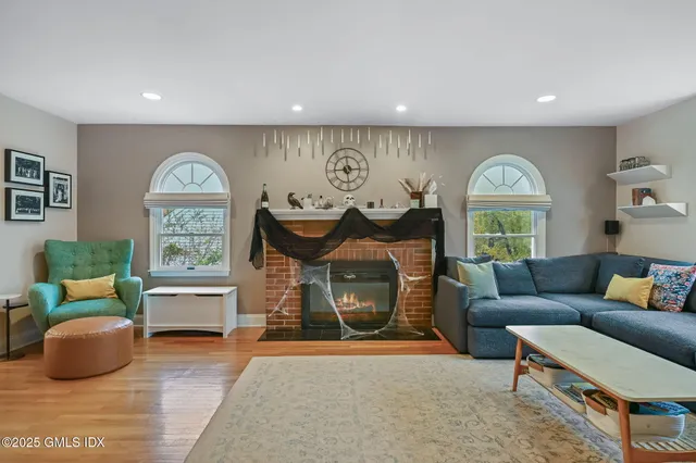 $699,500 | 34 Bradley Place, Stamford, CT 06905