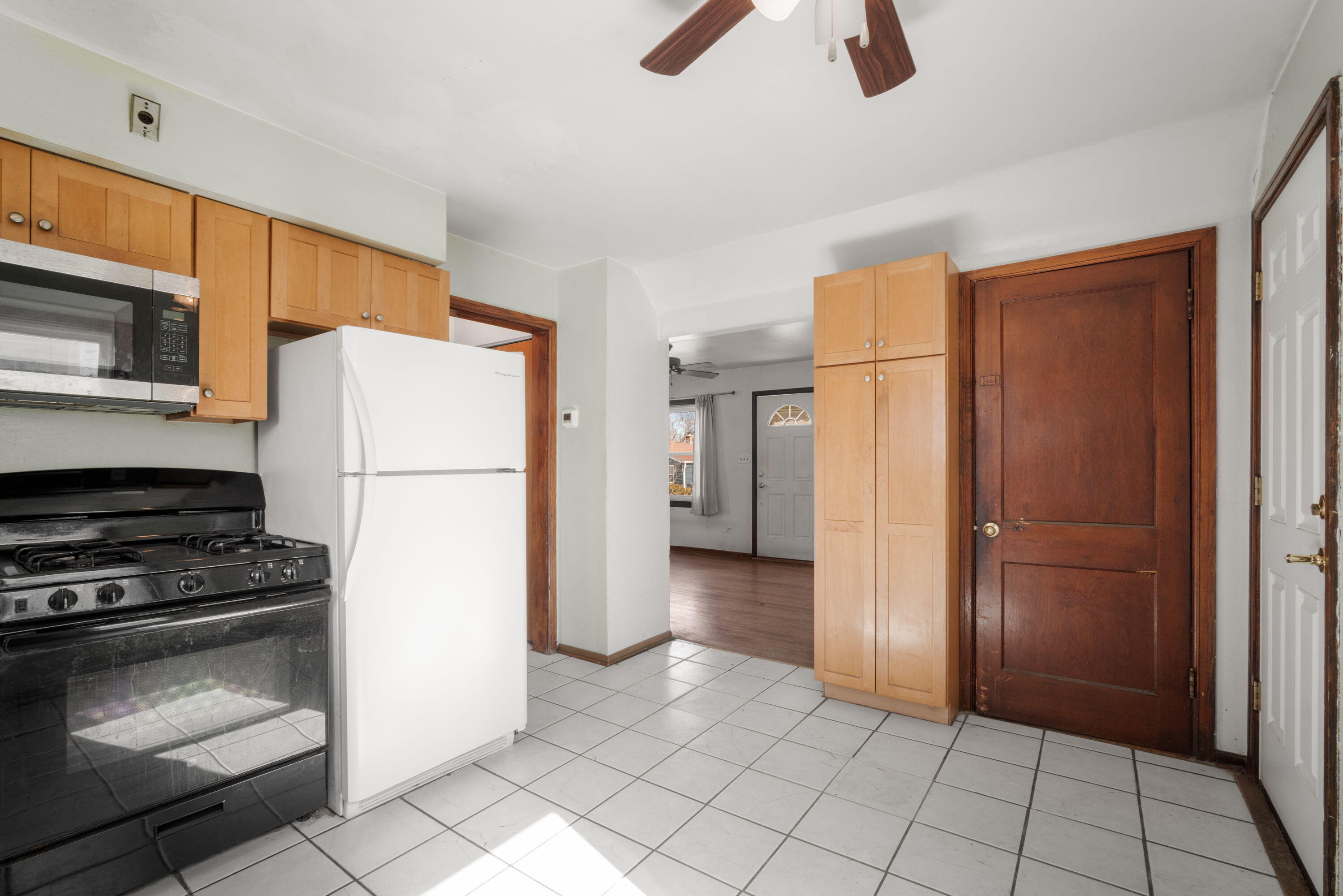 4157 North 71st Street Milwaukee, WI 53216 - Photo 10 of 15 Kitchen