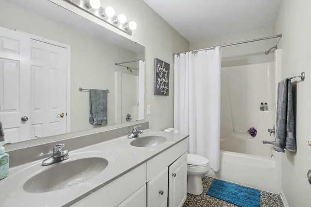 $459,900 | 1464 Hillridge Way, Zeeland, MI 49464